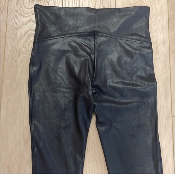 SPANX Faux Leather Leggings, Black, sz M - Picture 6 of 12